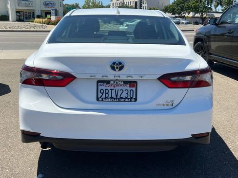 Used 2022 Toyota Camry LE FWD image 5