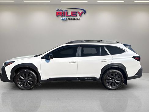 Used 2025 Subaru Outback Onyx Edition XT w/ Tech Package 3 AWD/4WD image 2