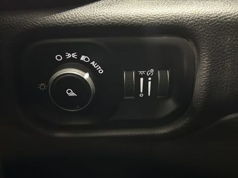 Used 2019 RAM 3500 Tradesman image 17