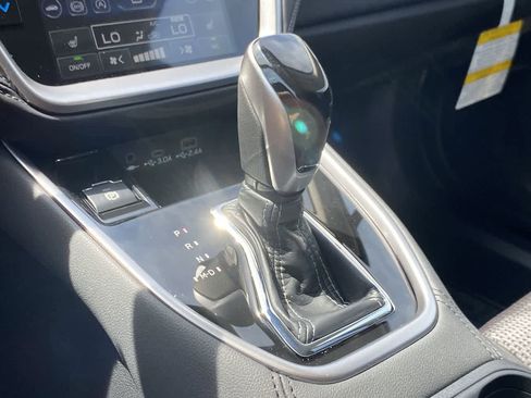 Used 2025 Subaru Outback Premium image 29