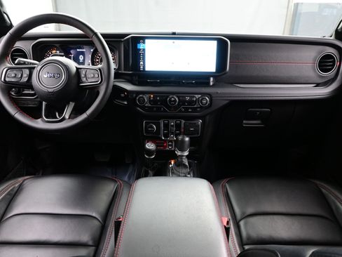 Used 2024 Jeep Wrangler Unlimited Rubicon image 15