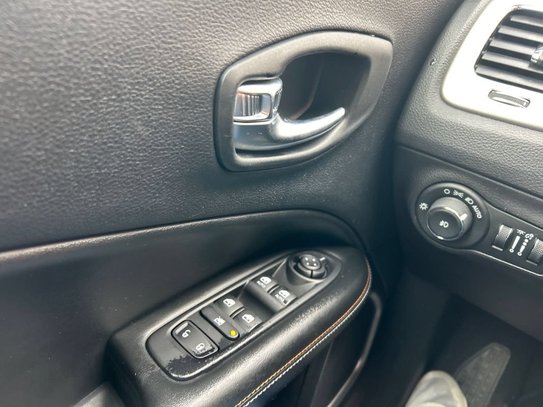 Used 2020 Jeep Compass Latitude FWD image 11