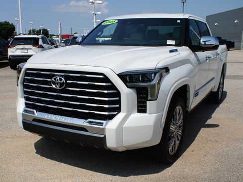 Used 2025 Toyota Tundra Capstone AWD/4WD image 2