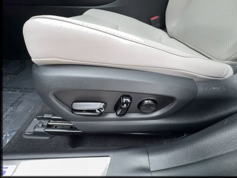 Used 2024 Lexus UX 250h FWD w/ Premium Package image 21