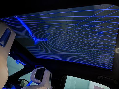 Used 2025 BMW i7 eDrive50 w/ Executive Package image 8