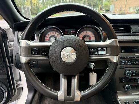 Used 2012 Ford Mustang GT Premium image 9