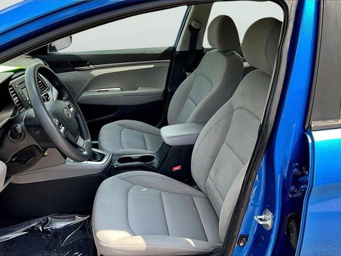 Used 2017 Hyundai Elantra SE image 18