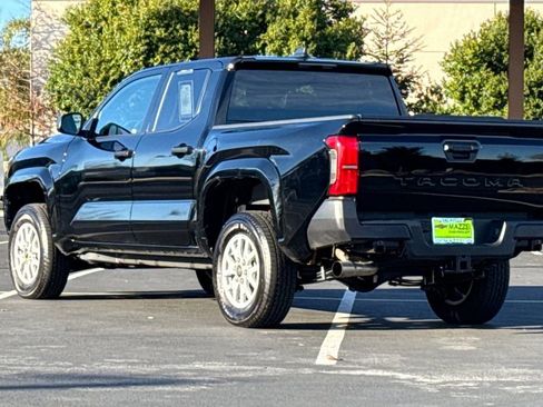 Used 2025 Toyota Tacoma SR image 3