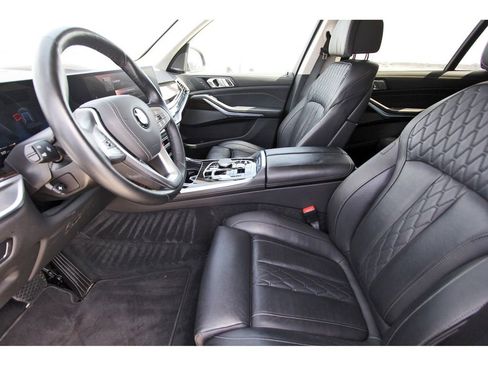 Used 2025 BMW X7 xDrive40i image 6