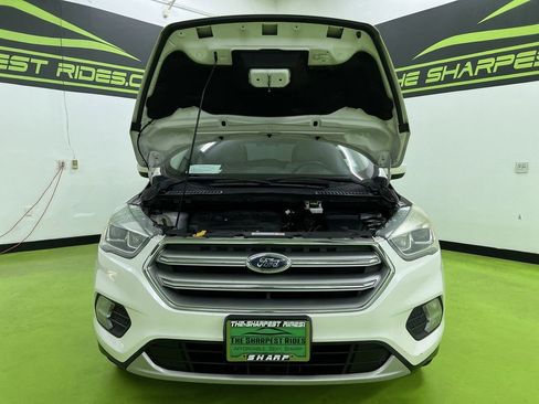 Used 2017 Ford Escape SE w/ SE Leather Comfort Package AWD/4WD image 4