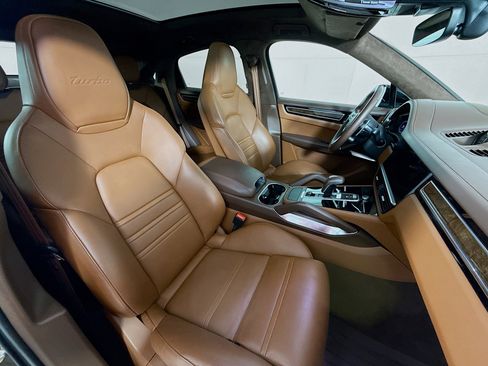 Certified 2021 Porsche Cayenne Turbo image 28