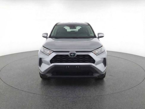 Used 2025 Toyota RAV4 XLE image 2