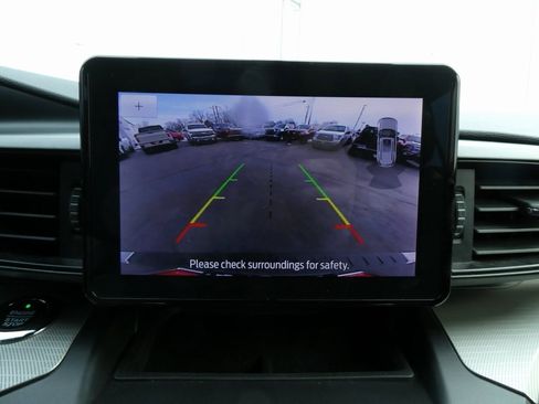 Used 2020 Ford Explorer XLT w/ Class III Trailer Tow Package image 26