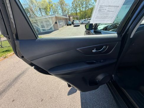 Used 2016 Nissan Rogue S AWD/4WD image 20