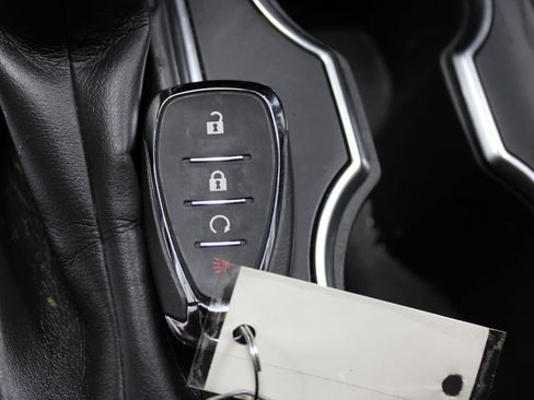 Used 2021 Chevrolet Traverse LS image 42