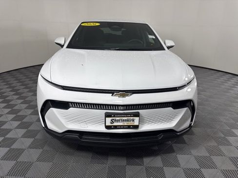 New 2026 Chevrolet Equinox EV LT image 8