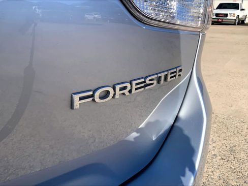 Used 2022 Subaru Forester Premium image 10