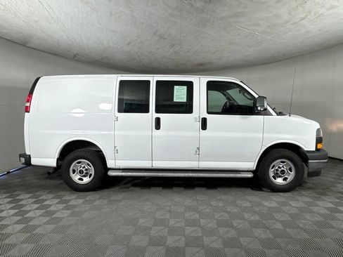 Used 2020 GMC Savana 2500 w/ Driver Convenience Package RWD image 4
