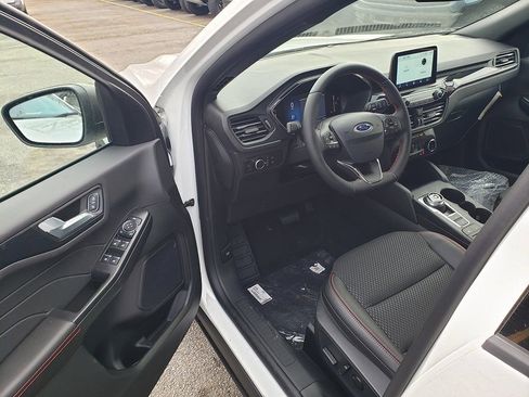 New 2026 Ford Escape ST-Line w/ Cold Weather Package AWD/4WD image 9