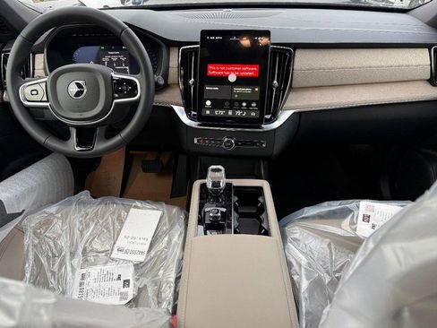 New 2026 Volvo XC90 B6 Core w/ Protection Package image 7