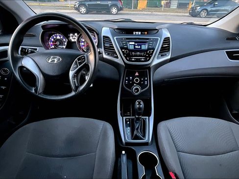 Used 2016 Hyundai Elantra SE image 10