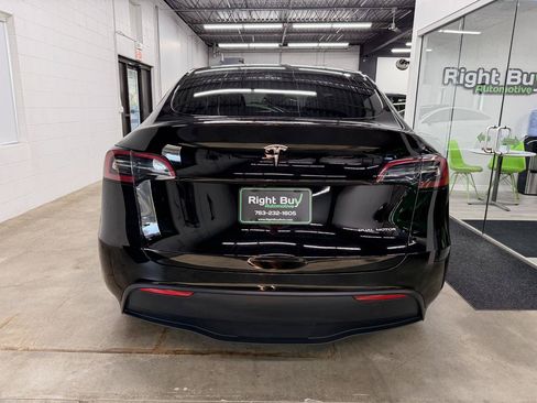 Used 2023 Tesla Model Y Long Range AWD/4WD image 5