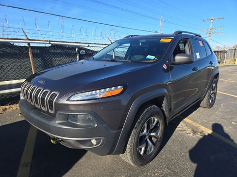 Used 2016 Jeep Cherokee Trailhawk w/ Cold Weather Group image 2