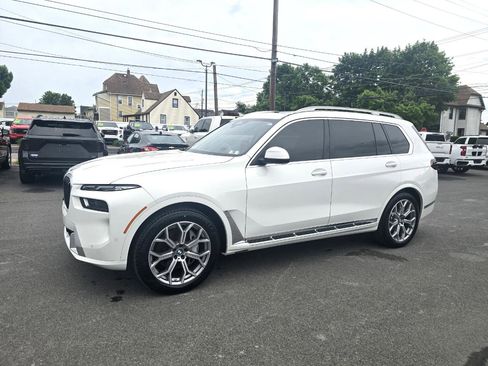 Used 2026 BMW X7 xDrive40i AWD/4WD image 3