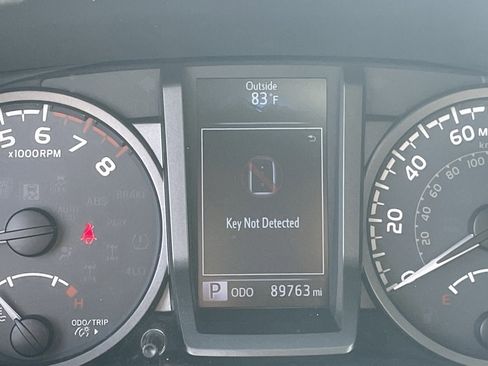 Used 2017 Toyota Tacoma TRD Sport image 7