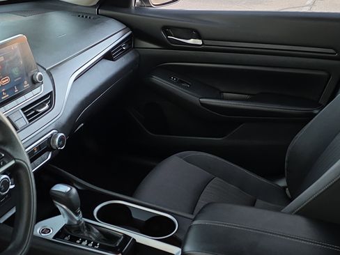 Used 2024 Nissan Altima 2.5 SV image 23