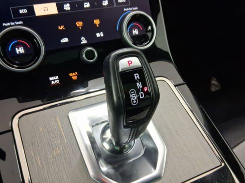 Used 2023 Land Rover Range Rover Evoque R-Dynamic SE image 17