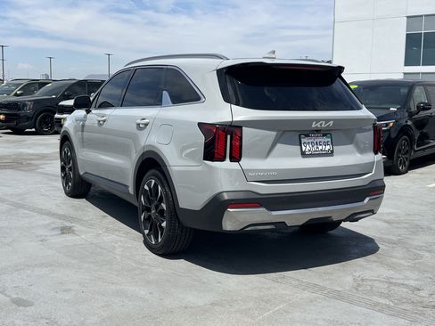Certified 2025 Kia Sorento SX FWD image 3
