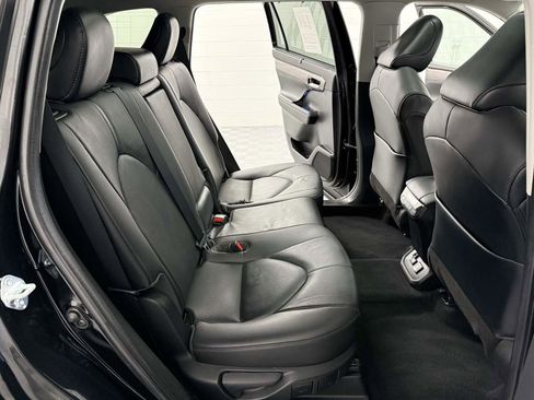 Used 2021 Toyota Highlander Limited image 13