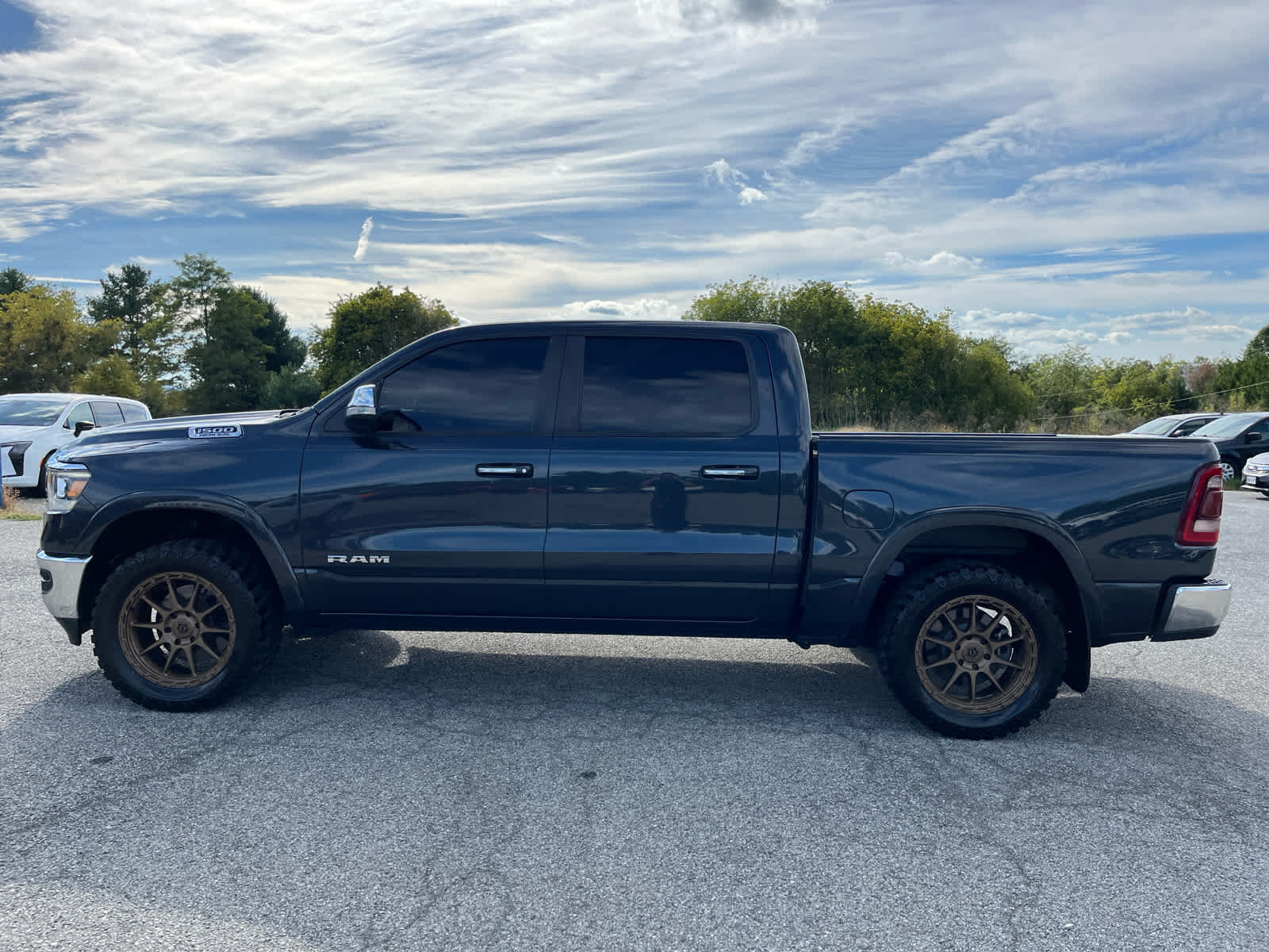 Used 2019 RAM 1500 Laramie AWD/4WD image 6