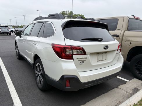 Used 2019 Subaru Outback 2.5i Limited AWD/4WD image 4