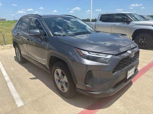 Used 2022 Toyota RAV4 XLE AWD/4WD image 1