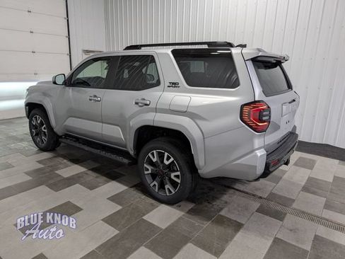 Used 2025 Toyota 4Runner TRD Sport AWD/4WD image 2