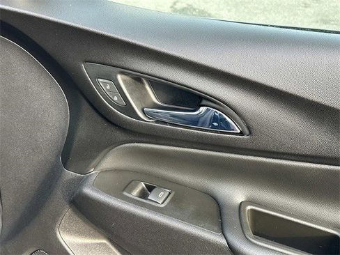 Used 2021 Chevrolet Equinox LT image 9