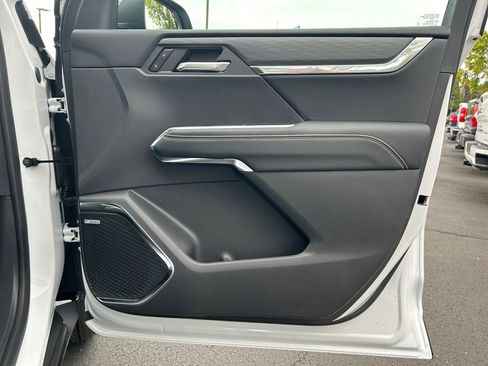 New 2026 GMC Acadia Elevation image 25