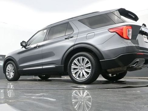 Used 2022 Ford Explorer Limited w/ Equipment Group 301A RWD image 27