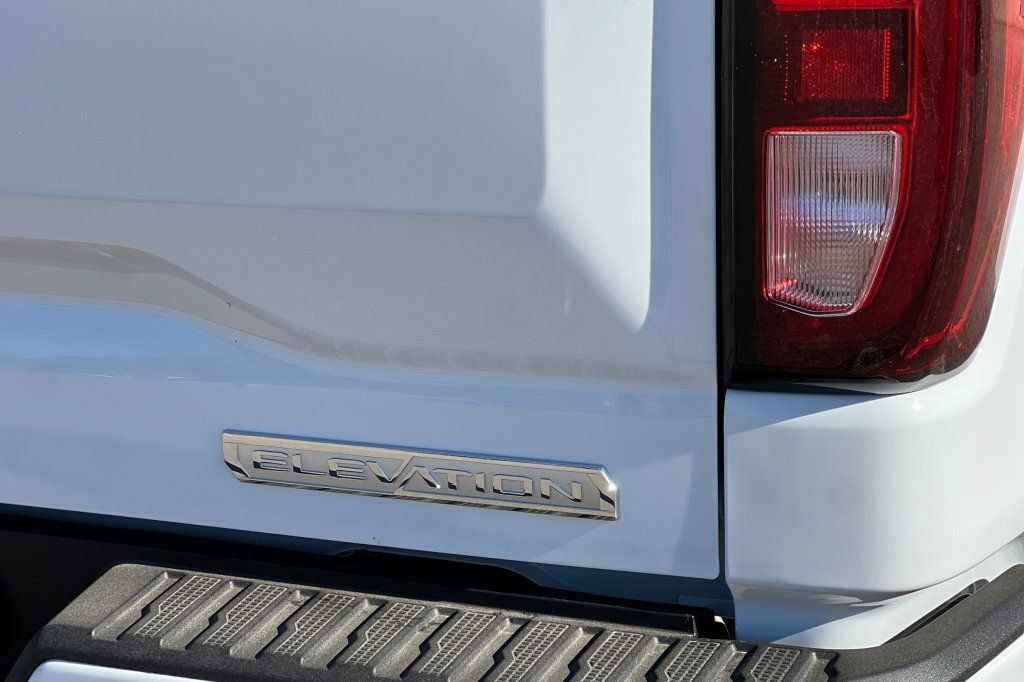 New 2026 GMC Sierra 1500 Elevation w/ Elevation Premium Package AWD/4WD image 8