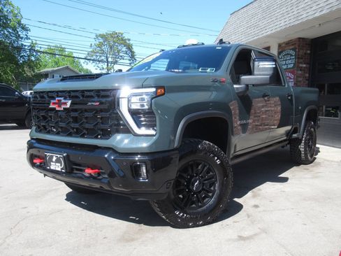 Used 2025 Chevrolet Silverado 2500 ZR2 w/ Technology Package AWD/4WD image 50