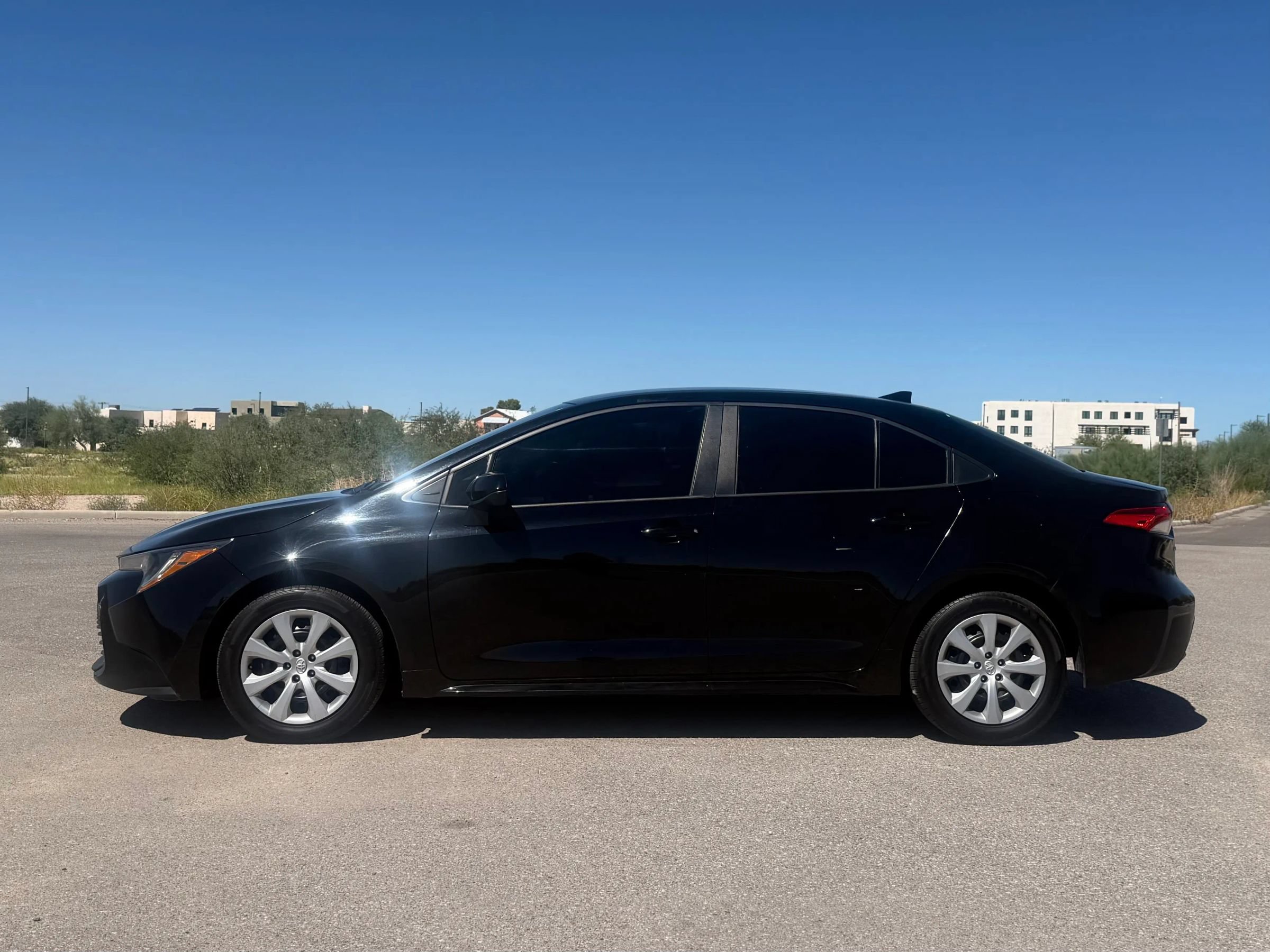 Used 2024 Toyota Corolla LE FWD image 6