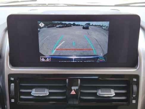 Used 2023 Lexus GX 460 Premium image 17