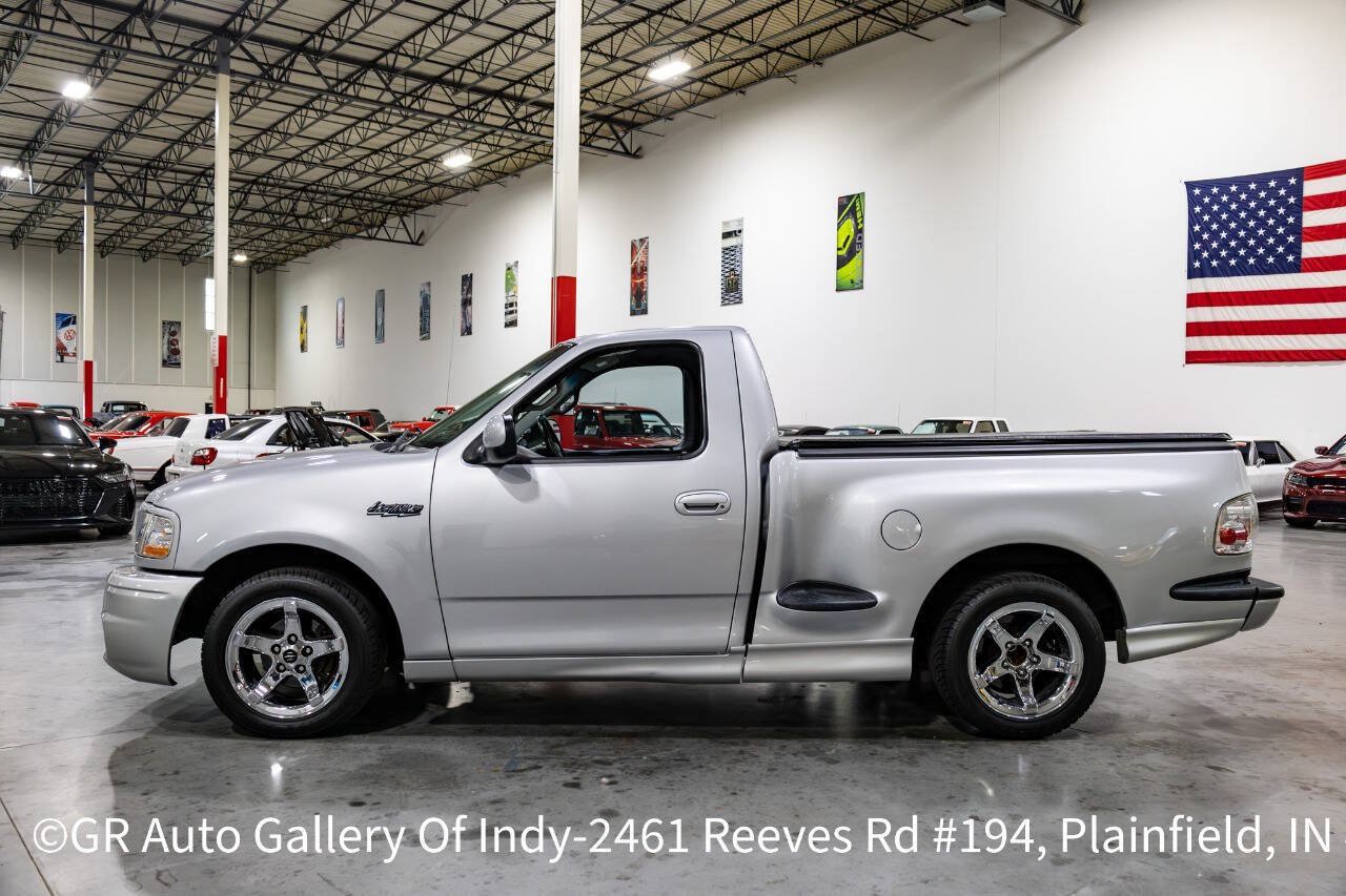 Used 2001 Ford F150 Lightning RWD image 4