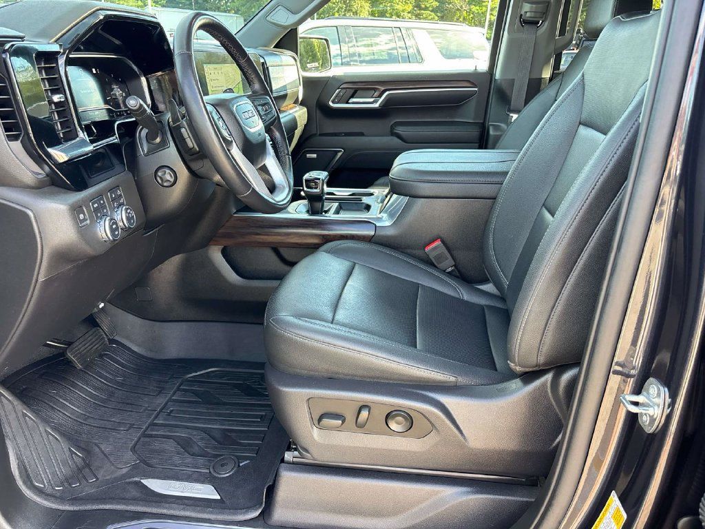 Used 2023 GMC Sierra 1500 SLT w/ SLT Premium Package AWD/4WD image 12