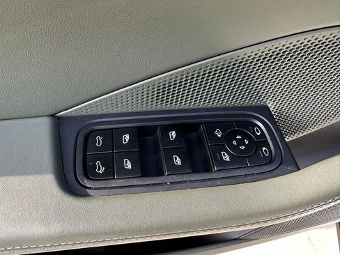 Used 2025 Porsche Macan 4S Electric image 20