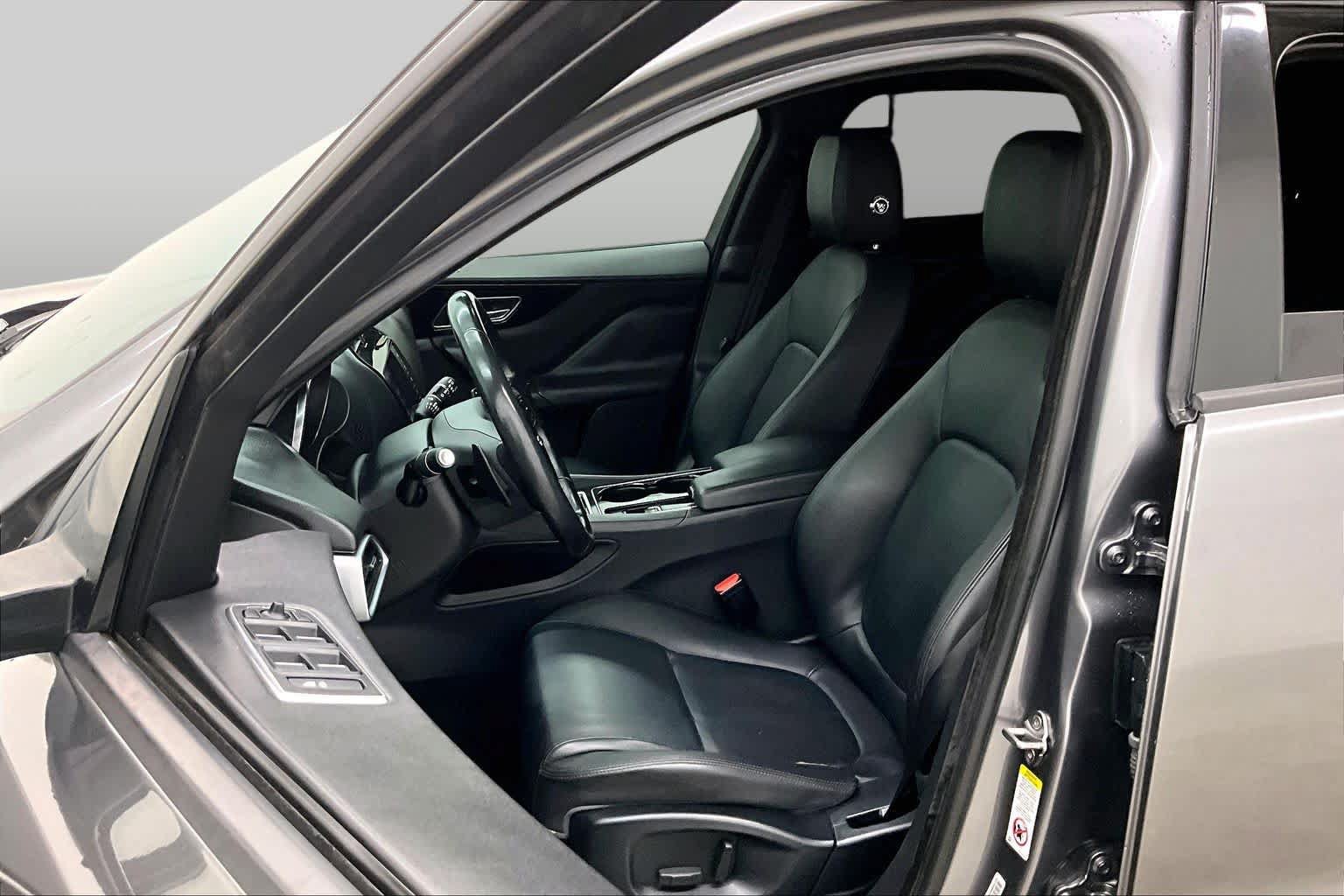 Used 2017 Jaguar F-PACE Premium AWD/4WD image 8