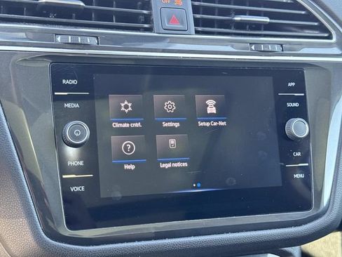 Used 2023 Volkswagen Tiguan SE w/ Panoramic Sunroof Package image 12