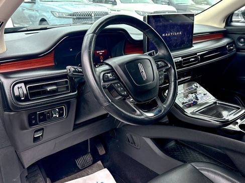 Used 2023 Lincoln Nautilus Reserve w/ Equipment Group 201A image 16